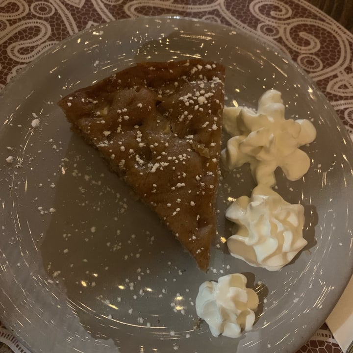 review photo of Brolo Milano - Orto con cucina Torta di mele alla cannella shared by @ericasimone on 13 Apr 2022 - review