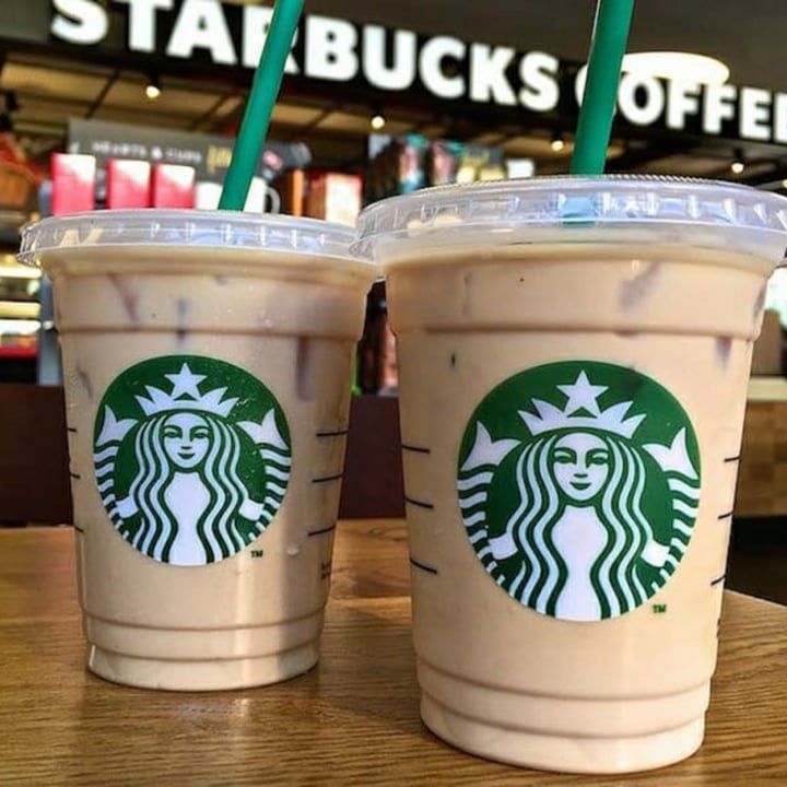 review photo of Starbucks Frapuccino de leche de avena y sirope de avellana shared by @isaacmiguel on 03 Jun 2020 - review