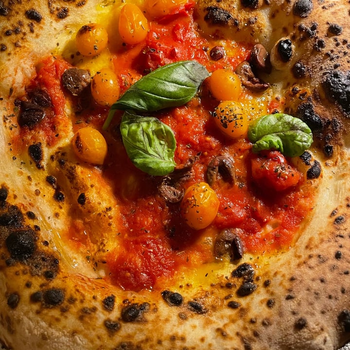 photo of Dama Conversano Pizza Marinara shared by @vegiu on  24 Apr 2022 - review