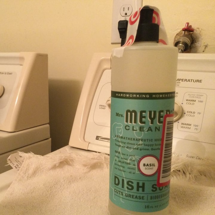 review photo of Mrs. Meyer's Clean Day Clean Day Dish Soap basil shared by @mrriley on 01 Jan 2021 - review