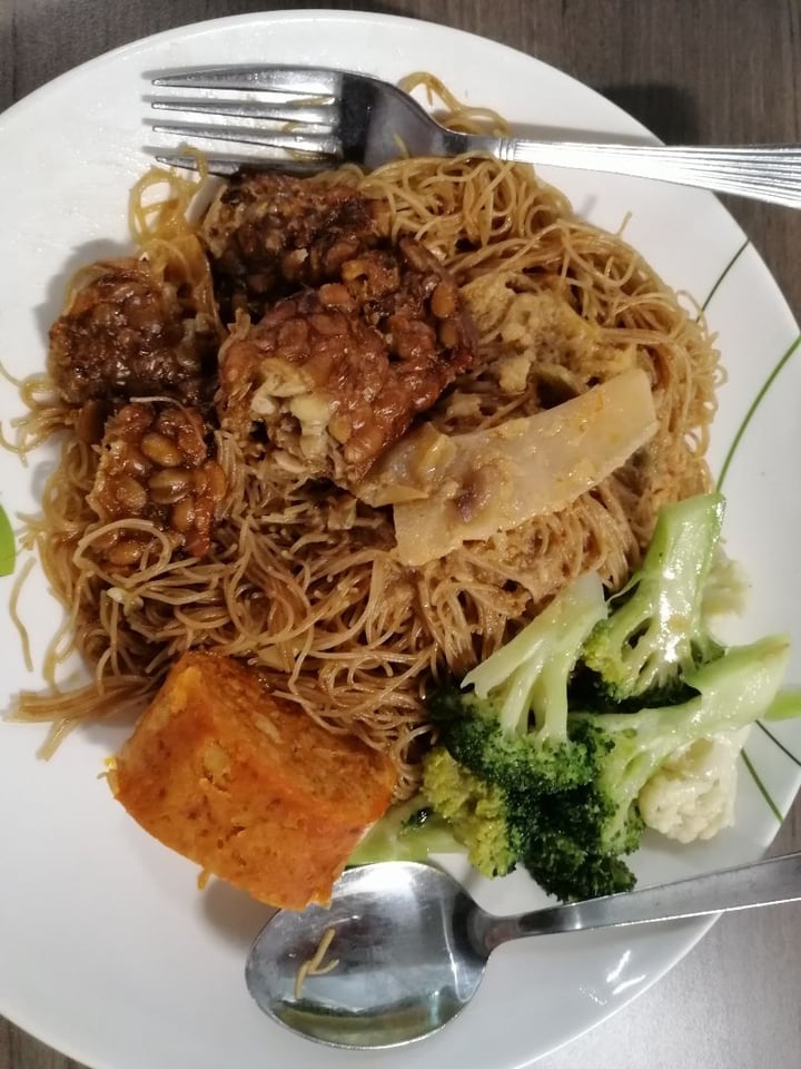 photo of Marine Parade Food Centre Veg bee hoon with otah brocolli and tempeh🤭 shared by @shiyuan on  22 Sep 2020 - review