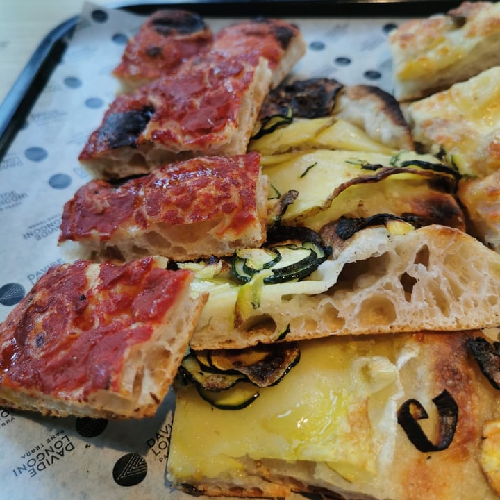 photo of Mercato Centrale Milano pizza rossa shared by @aili59 on  09 Aug 2022 - review