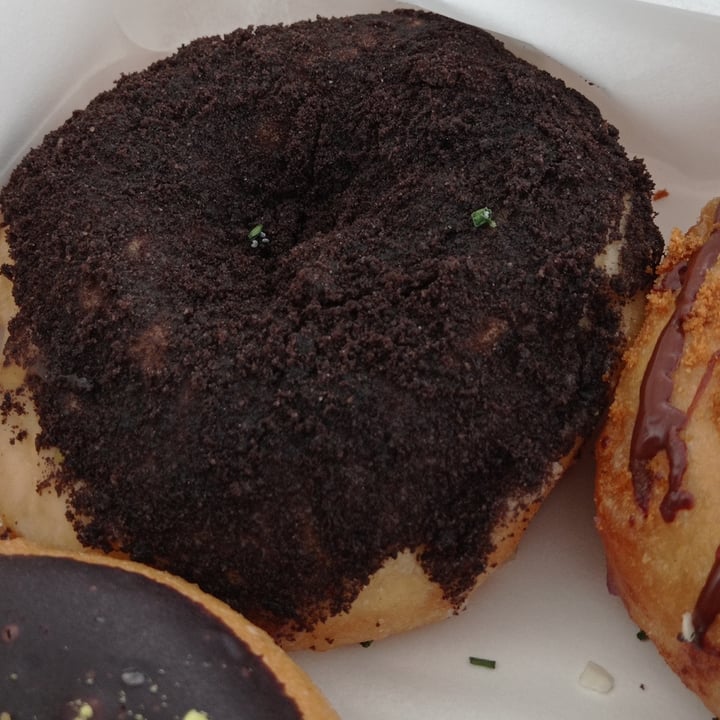 photo of Delish Vegan Doughnuts Cookie Butter Oreo Donut shared by @kantaber on  29 Mar 2021 - review
