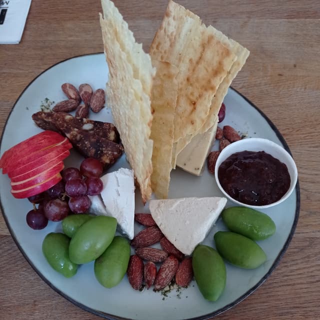 菜肴“Max&bien 3 cheese plate”的照片