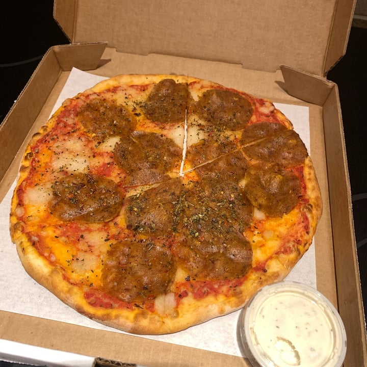review photo of Virtuous Pie Pepperoni pizza shared by @juliemari on 02 May 2021 - review