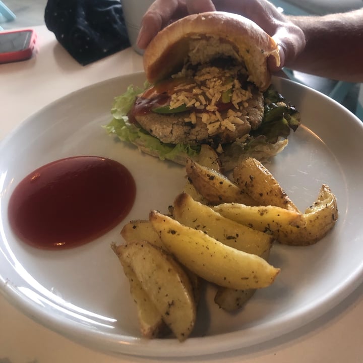 review photo of Capricho sin culpa Hamburguesa vegetal shared by @emconroy on 07 Jul 2020 - review