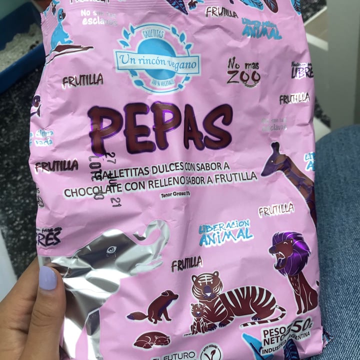 review photo of Un Rincón Vegano Pepas Galletas Dulces con sabor Chocolate con relleno de Frutilla shared by @camibrazuna on 22 Feb 2021 - review