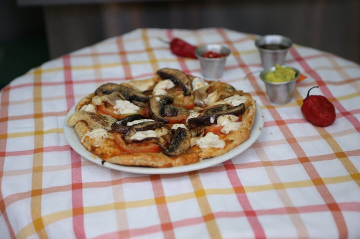 photo of Vegoto Fast Food Pizzeta de setas shared by @vegotofastfood on  21 Aug 2019 - review
