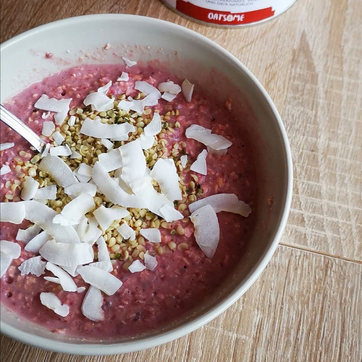 review photo of Oatsome Smoothie Bowls Tom & Cherry shared by @makeitcount on 18 Oct 2020 - review