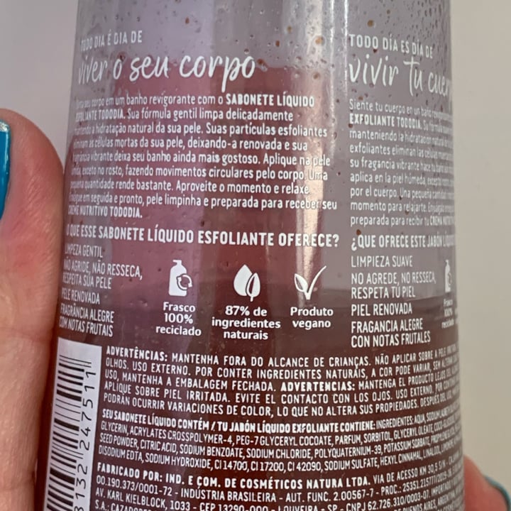 review photo of Natura sabonete líquido esfoliante frutas vermelhas shared by @verechia on 23 Apr 2022 - review