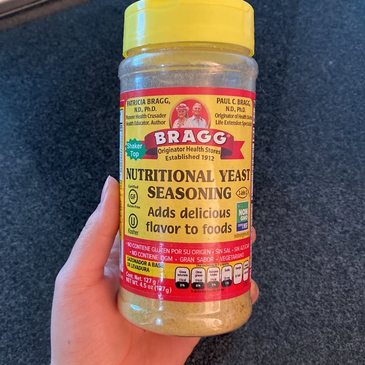 photo of Bragg Nutritional Yeast Seasoning shared by @nataliamora on  31 Jul 2021 - review