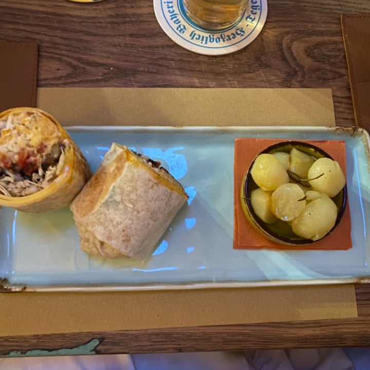 review photo of Gighi’s Burrito Vegano shared by @giuliamayer on 25 Sep 2022 - review