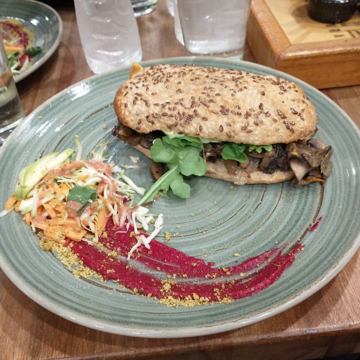 photo of Chimi Deli Cocina Natural Sándwich de hongos y vegetales shared by @julisadovsky on  10 Sep 2021 - review