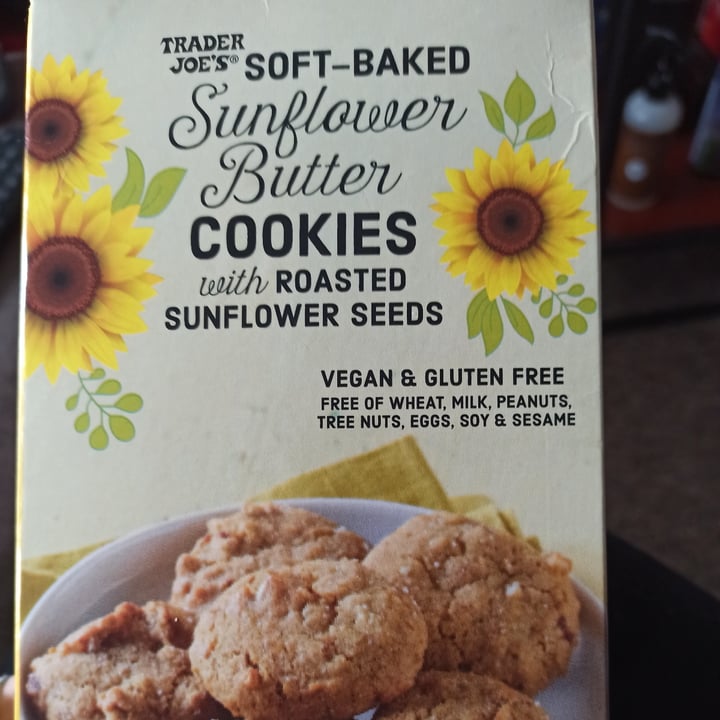 photo of Trader Joe's Soft Baked Sunflower Butter Cookies shared by @thursdayish on  11 Nov 2021 - review