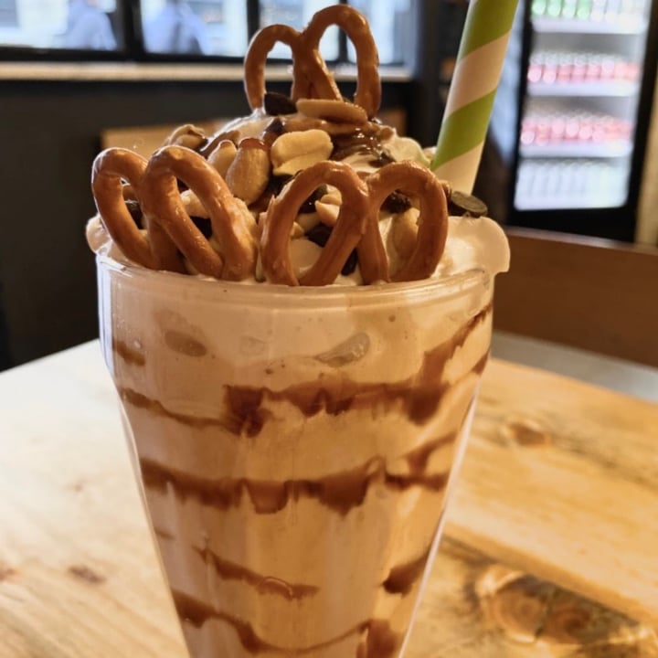 photo of Rudy's Dirty Vegan Diner Childhood memories milkshake shared by @veganonthemove on  14 Jun 2021 - review