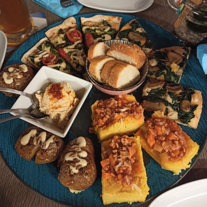 review photo of Sotto Loggia bar music & drinks Aperitivo Vegano shared by @alessiaaa on 02 Apr 2022 - review