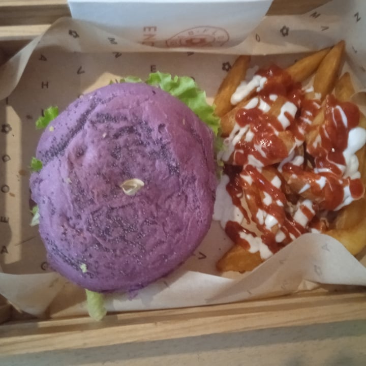 photo of Flower Burger Cherry Burger shared by @zaris on  05 Jul 2022 - review