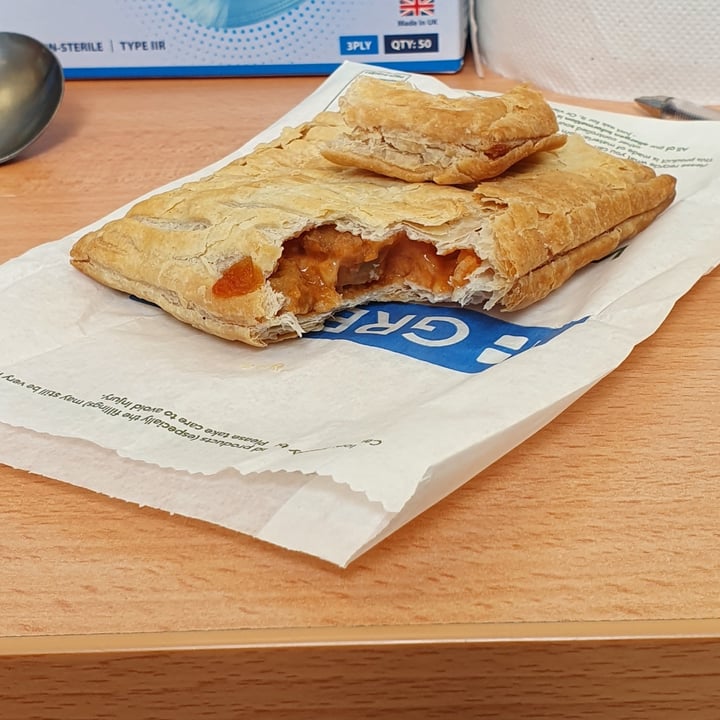 review photo of Greggs Sausage, Bean & CheeZe Melt shared by @pigsaremyfriends on 23 May 2022 - review