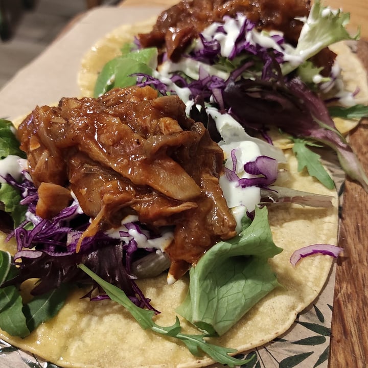 photo of Quinoa Bar Vegetarià Jackfruit tacos shared by @artemapache on  17 Feb 2022 - review