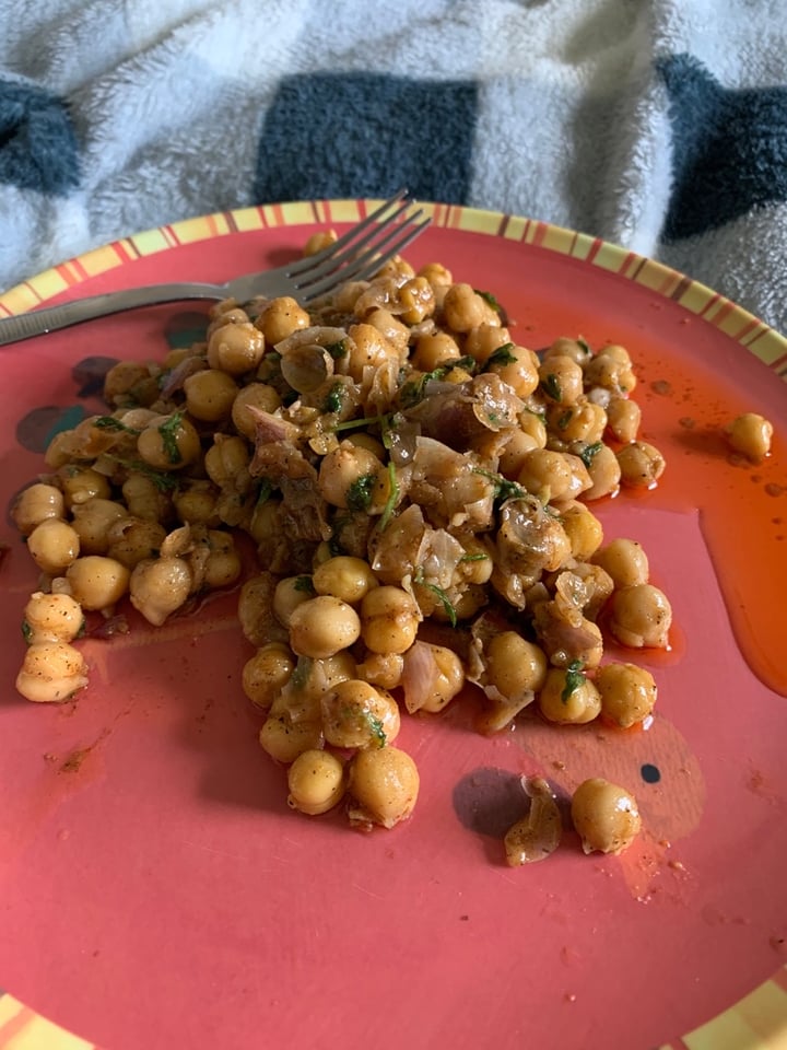 photo of The Vegetable Hunter- Vegan/ Vegetarian Cafe & Boutique Brewery Chickpea Salad shared by @brii on  11 Apr 2020 - review