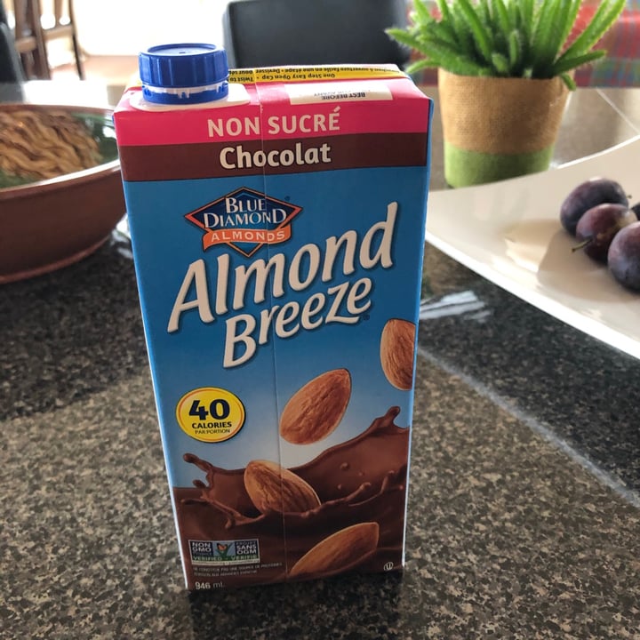 photo of Blue Diamond Unsweetened Chocolate Almond Milk shared by @veganweirdo8 on  03 Sep 2020 - review