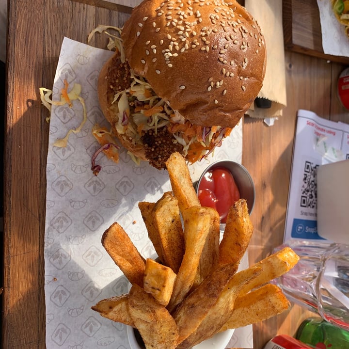 photo of Knead Bakery Vegan Falafal Burger shared by @peppadew on  13 Sep 2020 - review