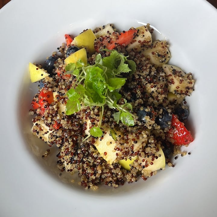 photo of Copper Cafe Quinoa fruit salad shared by @chenruiqing on  05 Oct 2022 - review