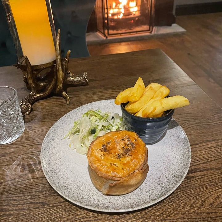 photo of The Mucky Duck, Drakeholes vegetable snd mixed bean shortcrust pie. shared by @katmarievegan on  13 Nov 2022 - review