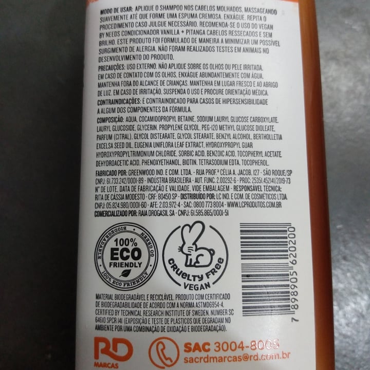 review photo of Vegan by Needs Shampoo Vanilla + Pitanga shared by @jugennari on 26 Jun 2022 - review