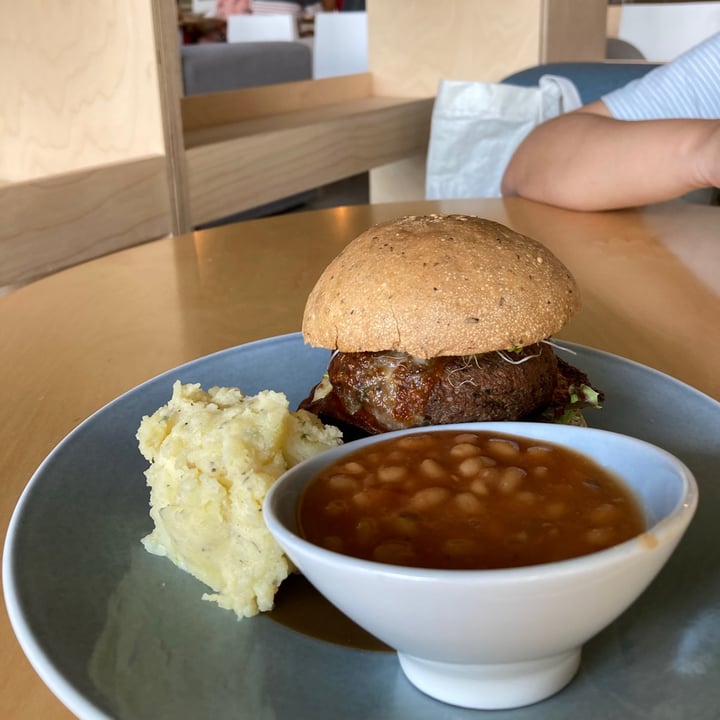 photo of Real Food Lentil Quinoa Croquette Burger shared by @claradead on  13 May 2021 - review