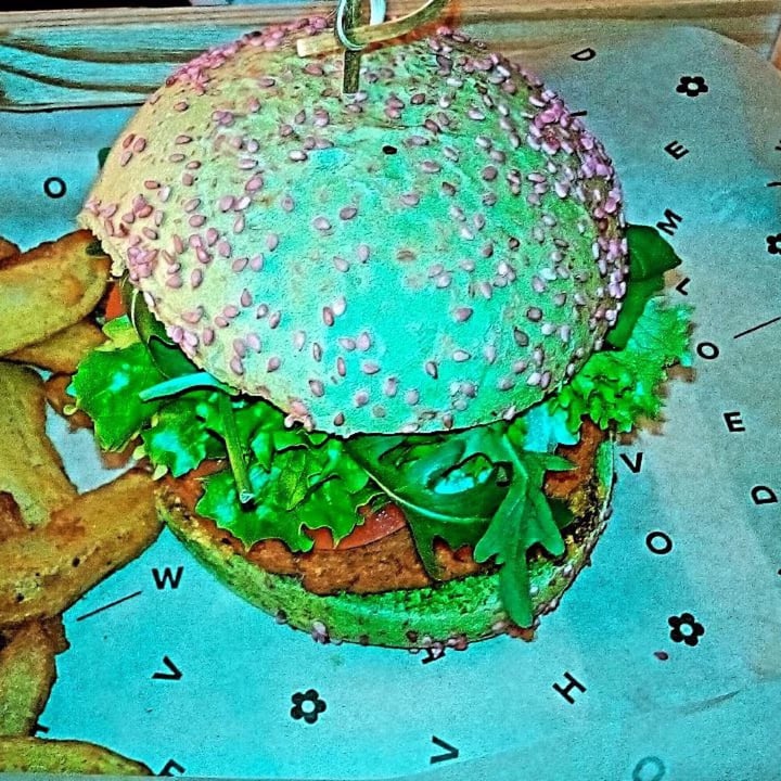 review photo of Flower Burger Elf Burger shared by @lucreziafranchina on 15 Mar 2022 - review