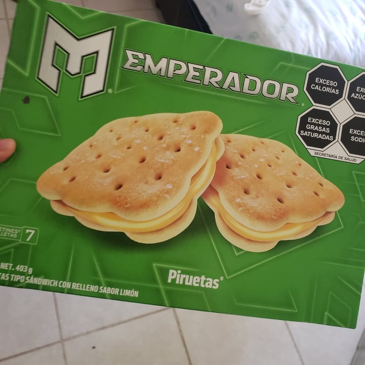 review photo of Gamesa Emperador piruetas de limon shared by @crimsonbeat on 25 May 2021 - review