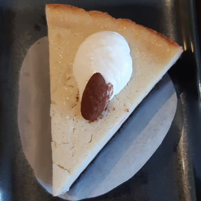菜肴“Rum Raisin Cheesecake”的照片