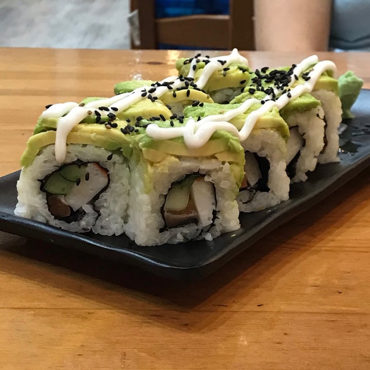 photo of Lucky Cat Avocado Maki shared by @opheeeliaaa on  02 Dec 2020 - review