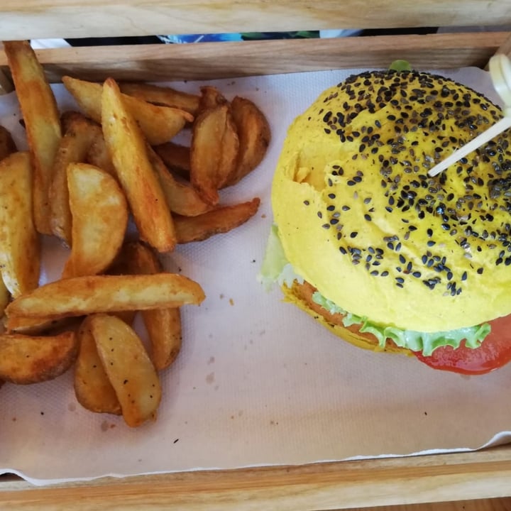 review photo of Flower Burger Classic Cecio shared by @solebioshop on 03 Sep 2022 - review
