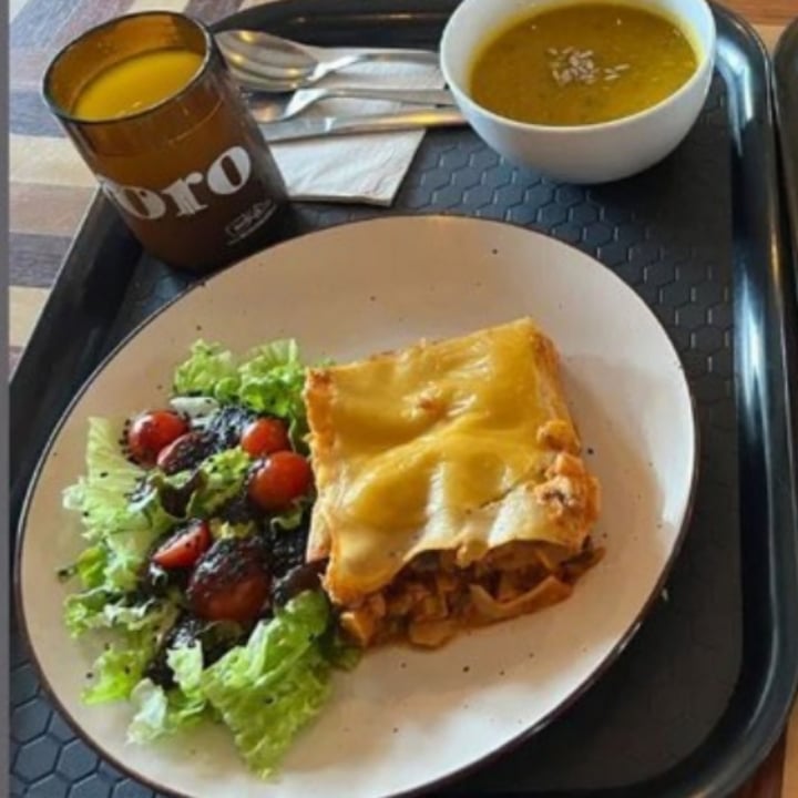 photo of Herbívoro restaurante vegano Lasaña shared by @juanitamartinez on  21 Feb 2022 - review