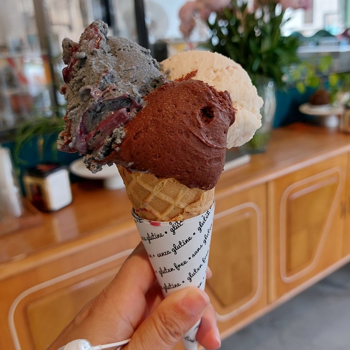 photo of Terra gelato Cono Vegano shared by @monja on  06 Jul 2022 - review
