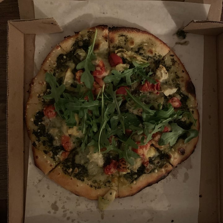 photo of CHEZ ZAC Pizzeria - Delivery / Livraison / Takeaway Vegan Pesto shared by @dansvatek on  05 Apr 2022 - review