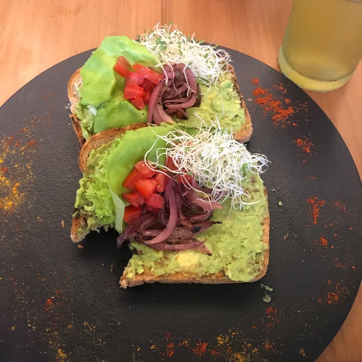 photo of Herbívoro Avocado Toast shared by @lunapimentel on  23 Sep 2020 - review