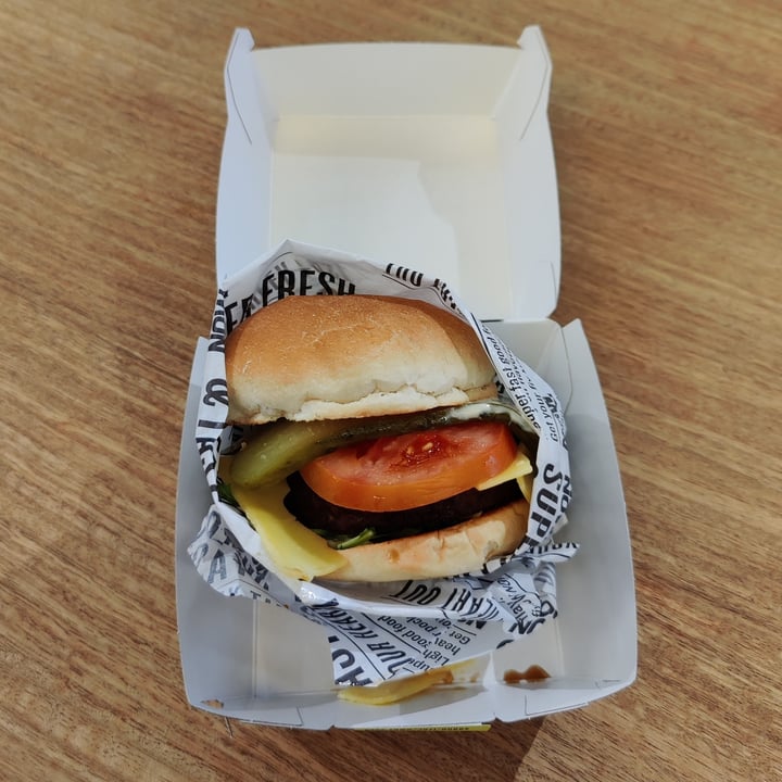 photo of Woolworths Now Now Vegan Burger shared by @christo on  13 Jun 2022 - review