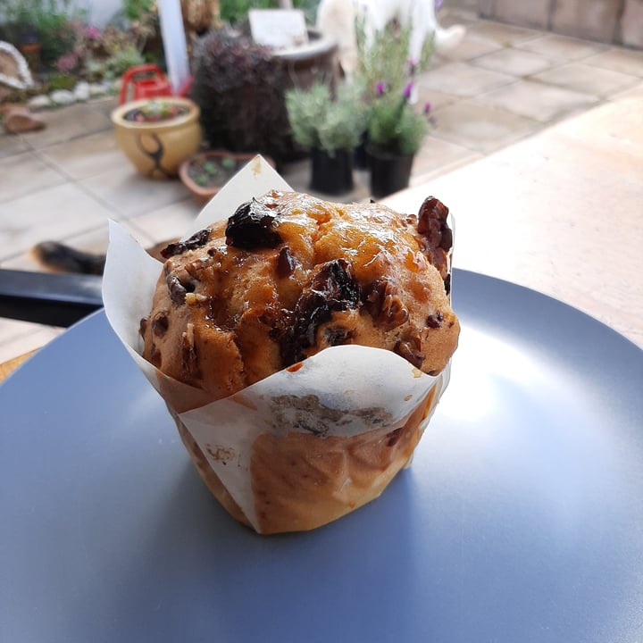 photo of Food Lover’s Market Pecan And Date Muffin shared by @rynol on  02 Oct 2021 - review