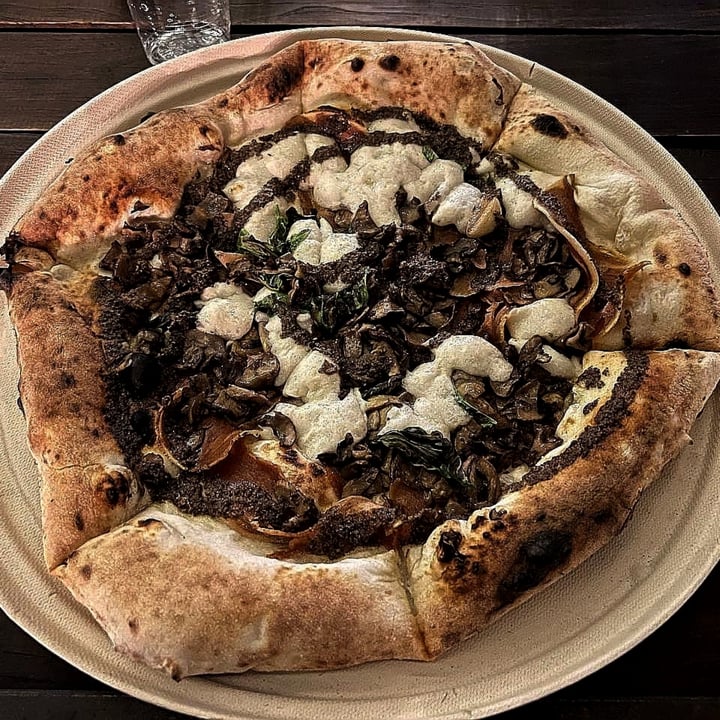 photo of Parco Romano Biodistretto Castelli Romani pizza boscaiola shared by @eglesplendente on  28 Jul 2022 - review