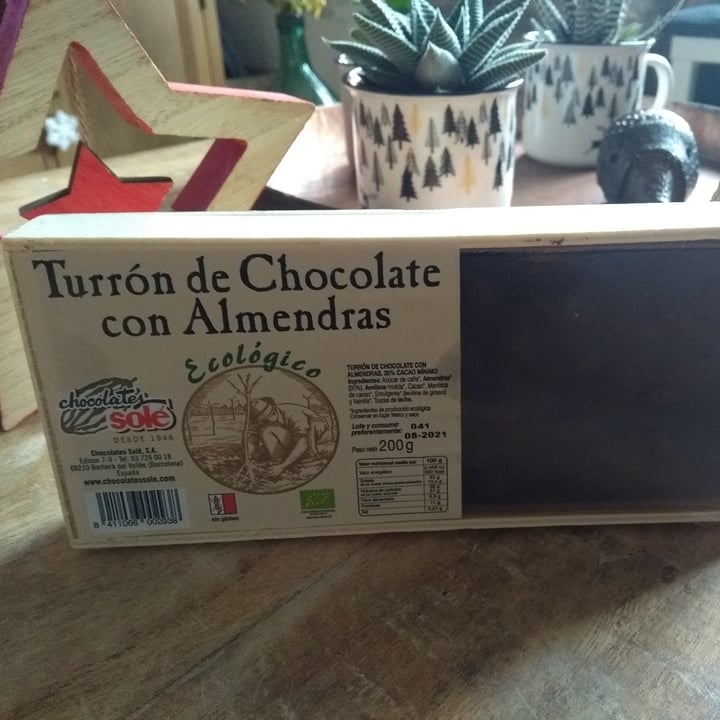 photo of Chocolates Solé Turrón de chocolate con almendras shared by @xenawarrior on  09 Dec 2020 - review