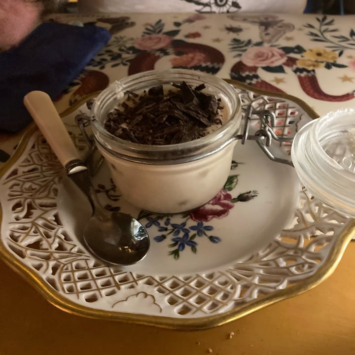 photo of Amasia Sustainable Living tiramisù shared by @vegvaleria on  26 Jun 2022 - review