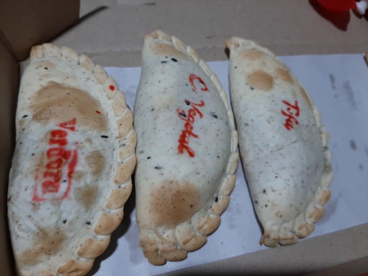 review photo of Olivia Empanadas & Pizzas - Adrogué Empanada De Carne Vegetal shared by @yamilaleuy on 18 Feb 2020 - review