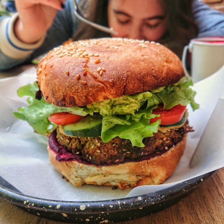 photo of OL'DAYS Coffee and Deli Hamburguesa de Falafel shared by @agusgobbi on  31 May 2020 - review