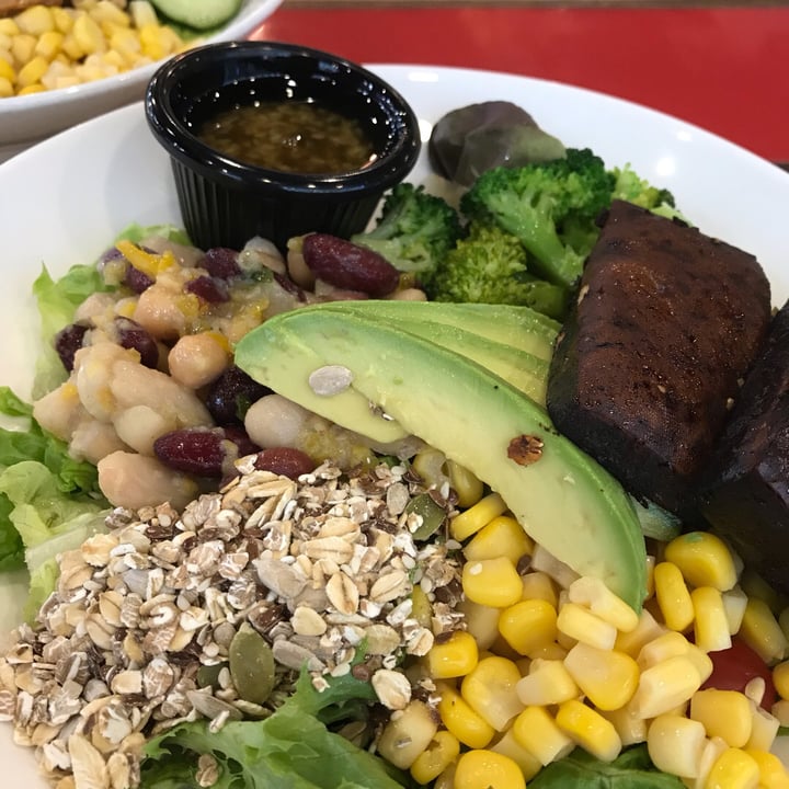 photo of Kraftwich by Swissbake Avocado & Tofu Vegan Salad shared by @applepancakes on  24 Apr 2019 - review