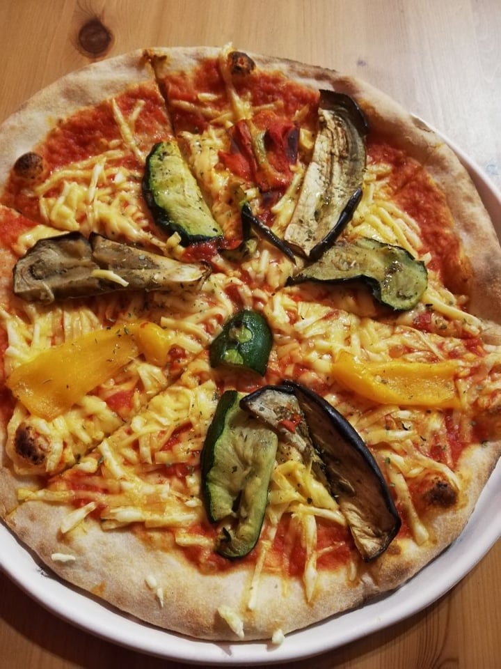 photo of Pizzeria Controvento Pizza Trifoglio shared by @callmeancy on  04 Feb 2020 - review