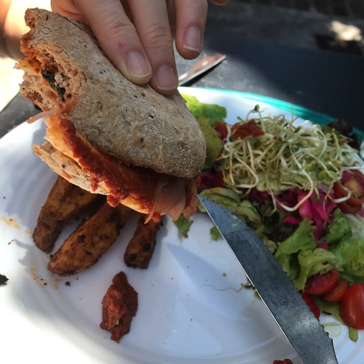 review photo of Mattinata Sándwich Gouda shared by @catagordon on 28 Jan 2022 - review