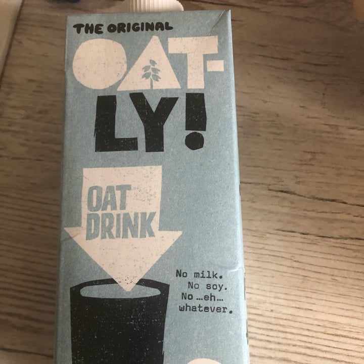photo of Oatly original oatmilk 1,5% fat shared by @vegangames on  20 Feb 2022 - review